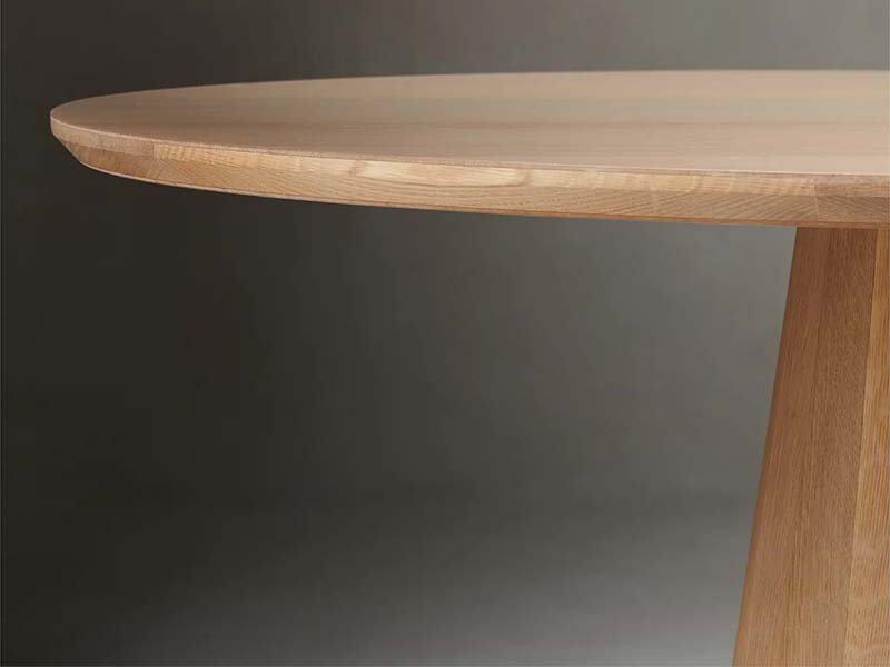 Natural Round Oak Wood Dining Table with A Sense of Design Modern Round Dining Table Set 6 Seater